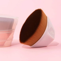 Brocha Kabuki para base (color al azar) C-Lux