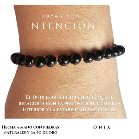 Pulsera con Piedra Onix e hilo rojo